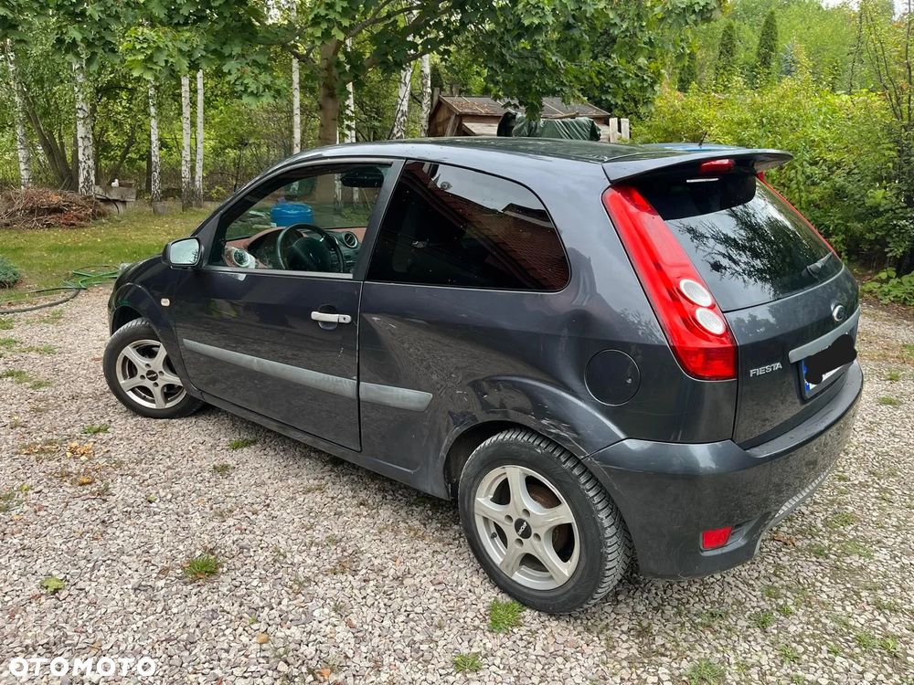 Ford Fiesta - 2