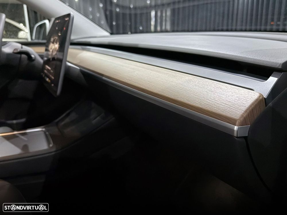 Tesla Model Y Long Range Dual Motor AWD - 35