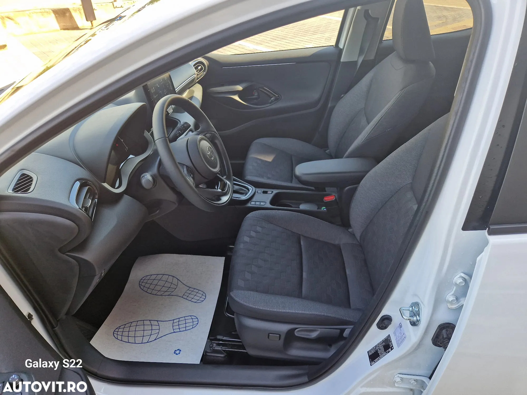 Toyota Yaris 1.5 VVT-i HSD Dynamic - 9