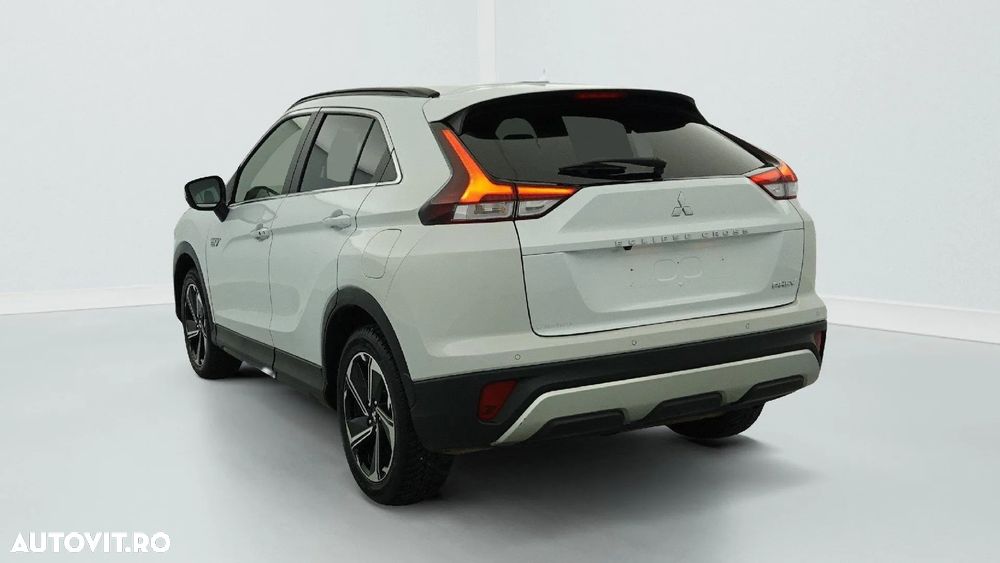 Mitsubishi Eclipse-Cross Plug-In Hybrid 4WD Plus Select - 3