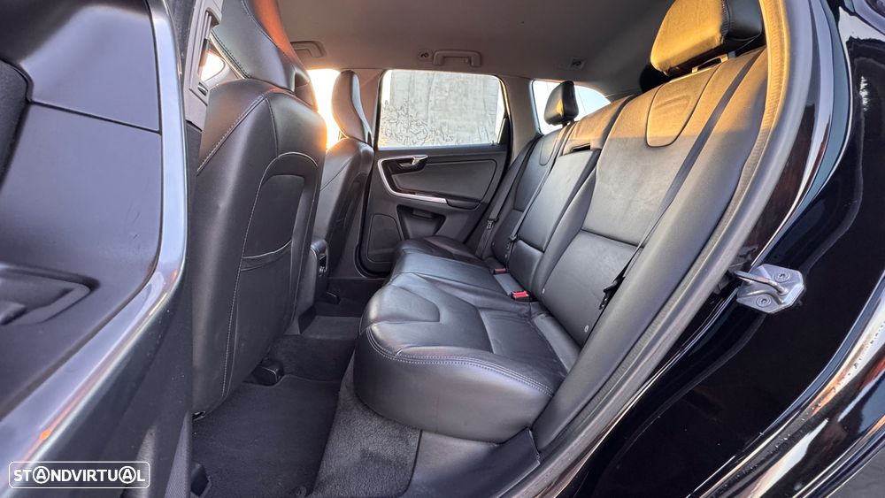 Volvo XC 60 2.0 D3 Summum Geartronic - 20