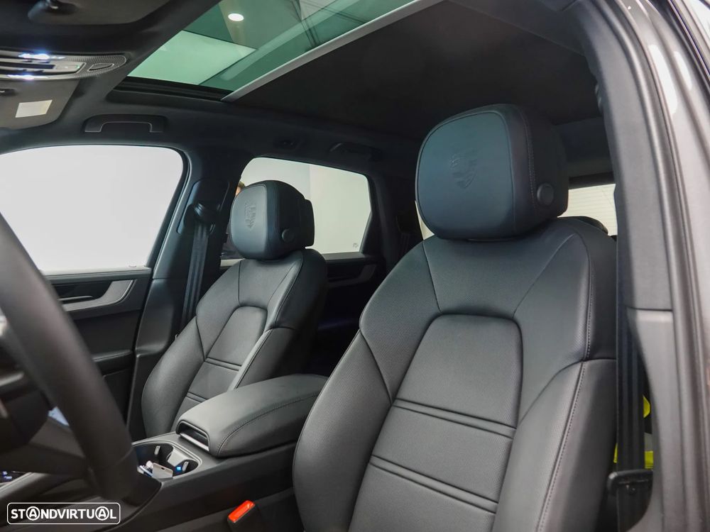 Porsche Cayenne - 16