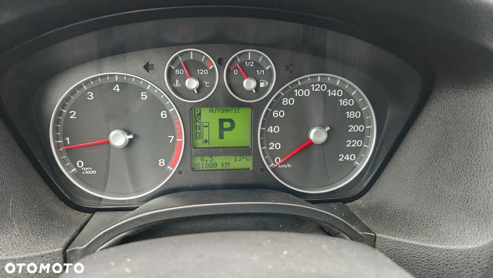 Ford Focus 1.6 Ghia - 25