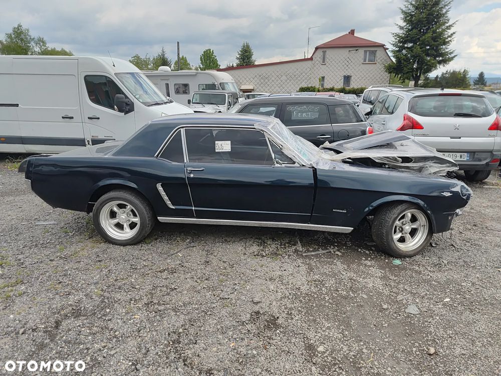 Ford Mustang - 34