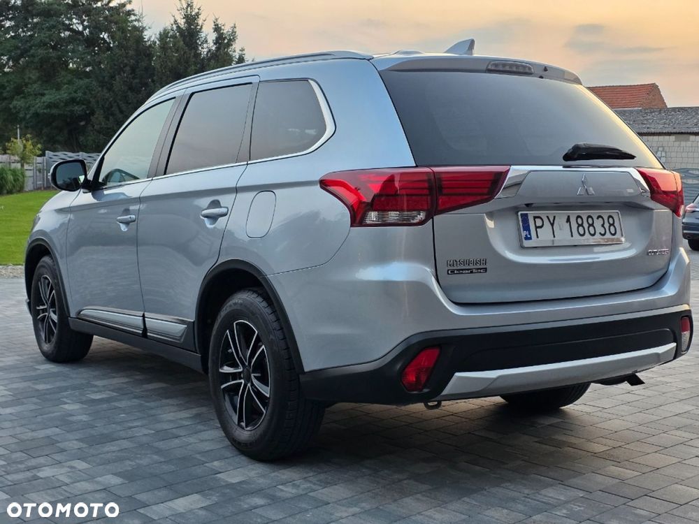 Mitsubishi Outlander - 4