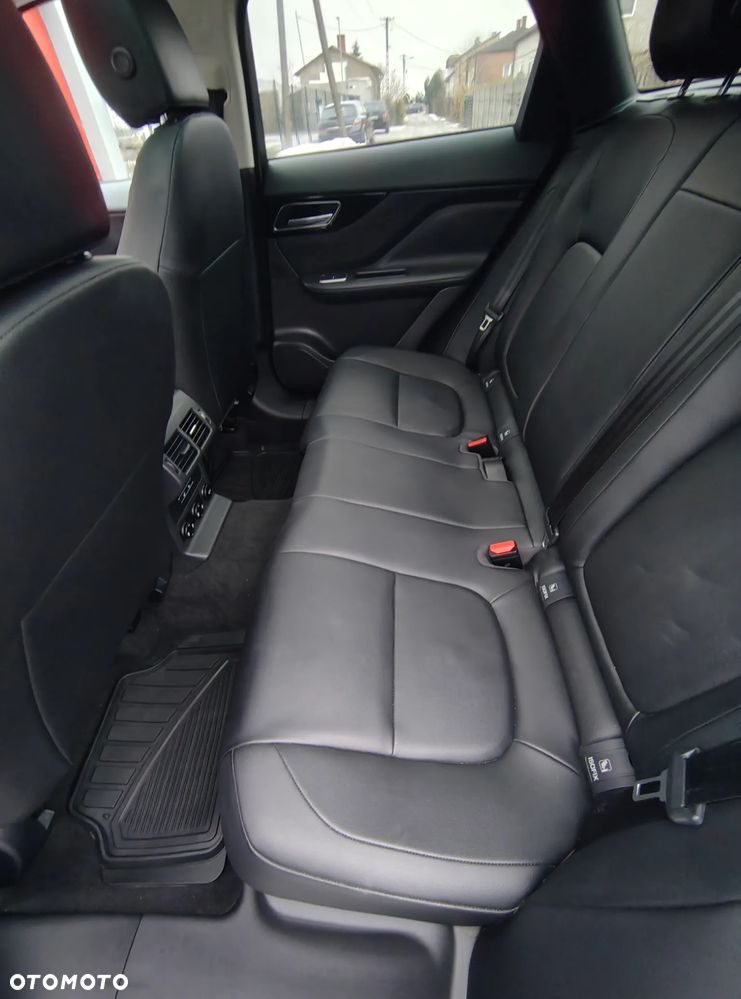 Jaguar F-Pace 20d AWD R-Sport Ingenium Edition - 9