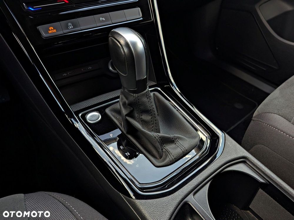 Volkswagen Touran - 29