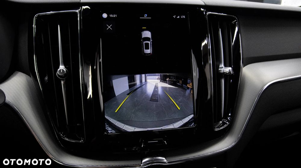 Volvo XC 60 B5 B AWD Plus Dark - 23