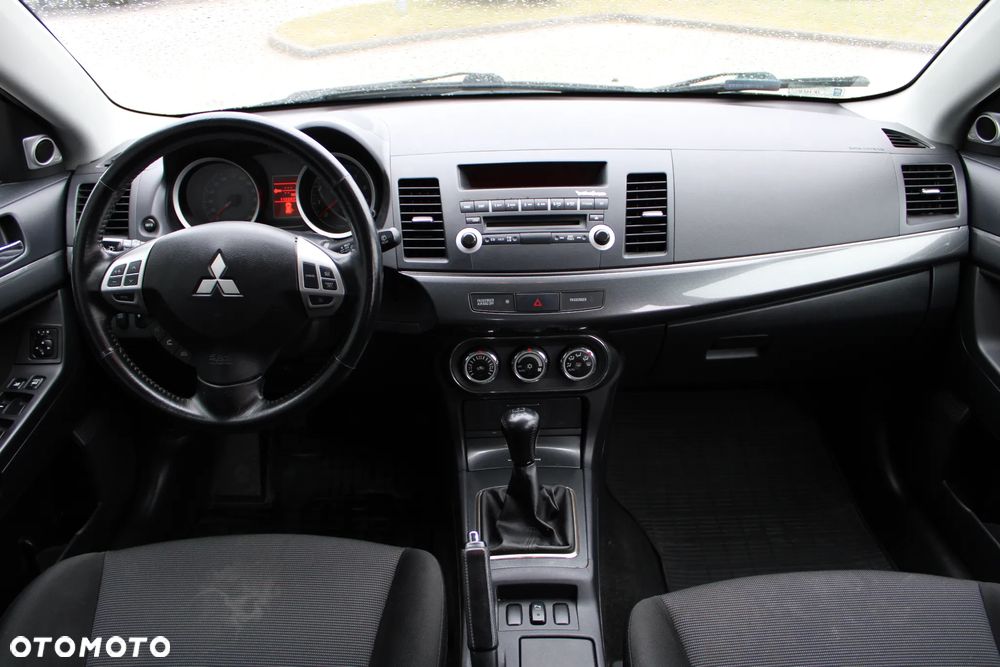 Mitsubishi Lancer 1.8 Invite - 16