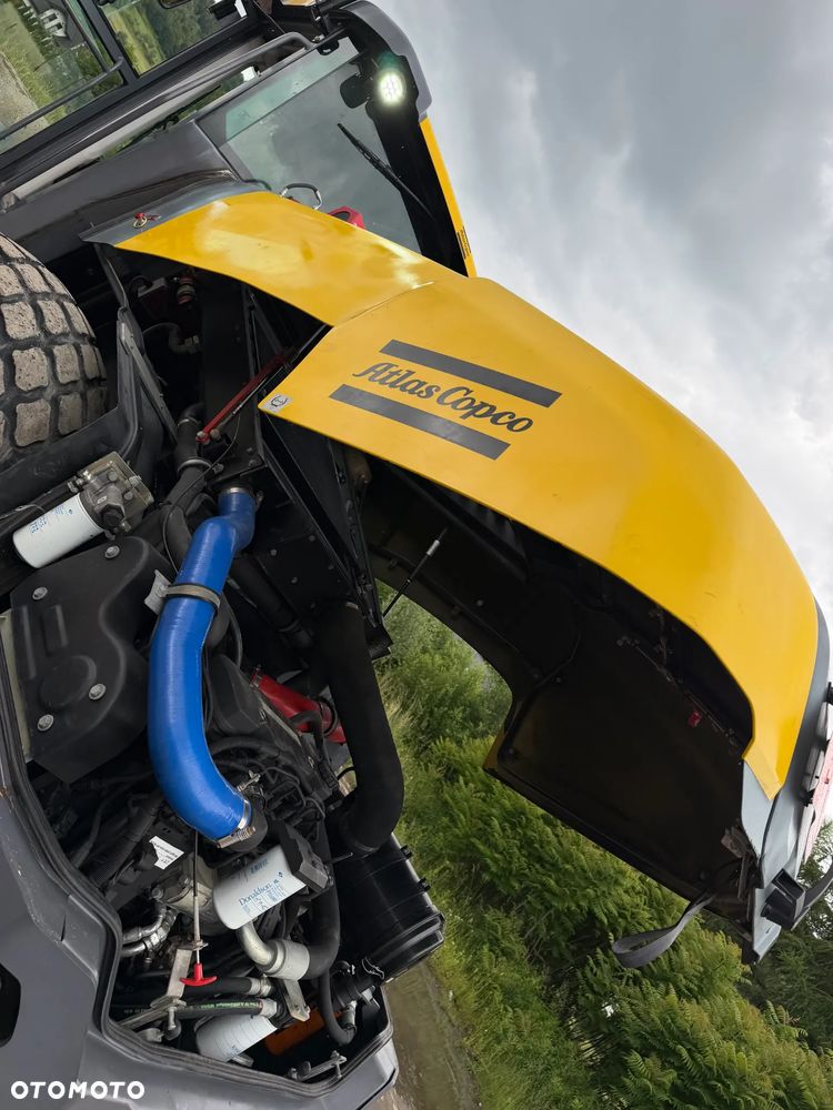 Atlas Copco DYNAPAC CA3500D Walec Drogowy Terenowy Guma-Stal. 12 ton. Import Norwegia 2015rok. Maszyna w pięknym stanie! Wentylacja Klima. Serwisy w Dekra AKTUALNE. Zero zniszczeń IGŁA Po serwisach eksploatacyjnych w Norwegii. Walec z Upadłości od pierwszego właściciela. Posiada system przeciwpożarowy! Obrotowy fotel wraz ze sterowaniem. Gniazdo 230volt. Dokumenty Dekra! Silnik Cummins 140Km. Nagłośnienie radio na pilot! Usb. Zero luzów i wycieków! - 22
