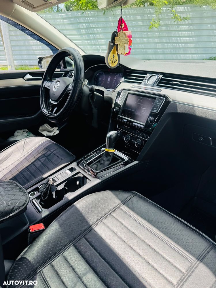 Volkswagen Passat - 11