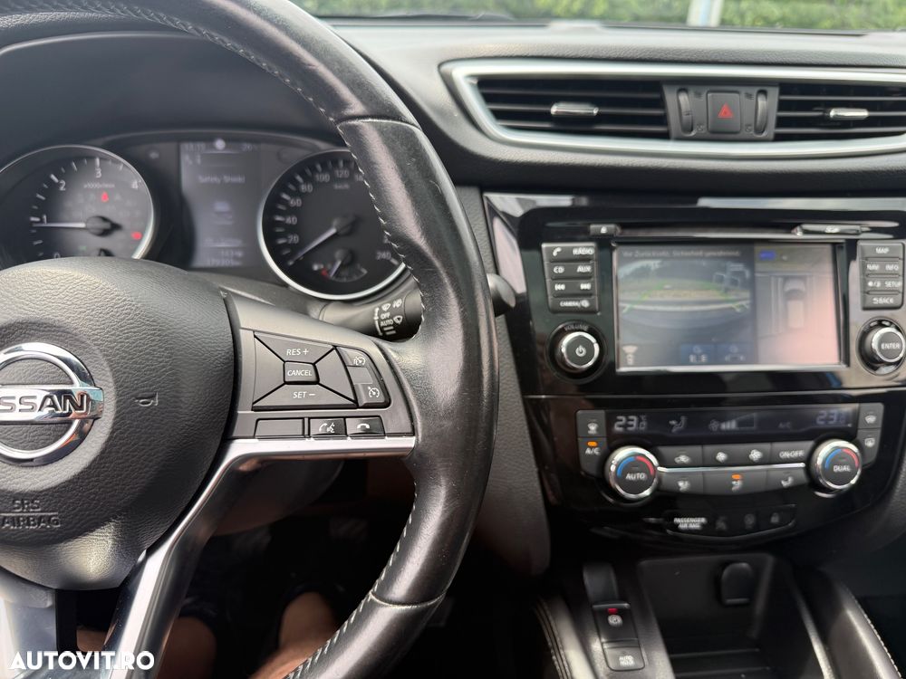 Nissan Qashqai 1.6 DCI 4 x 4 DPF Start/Stop tekna - 18