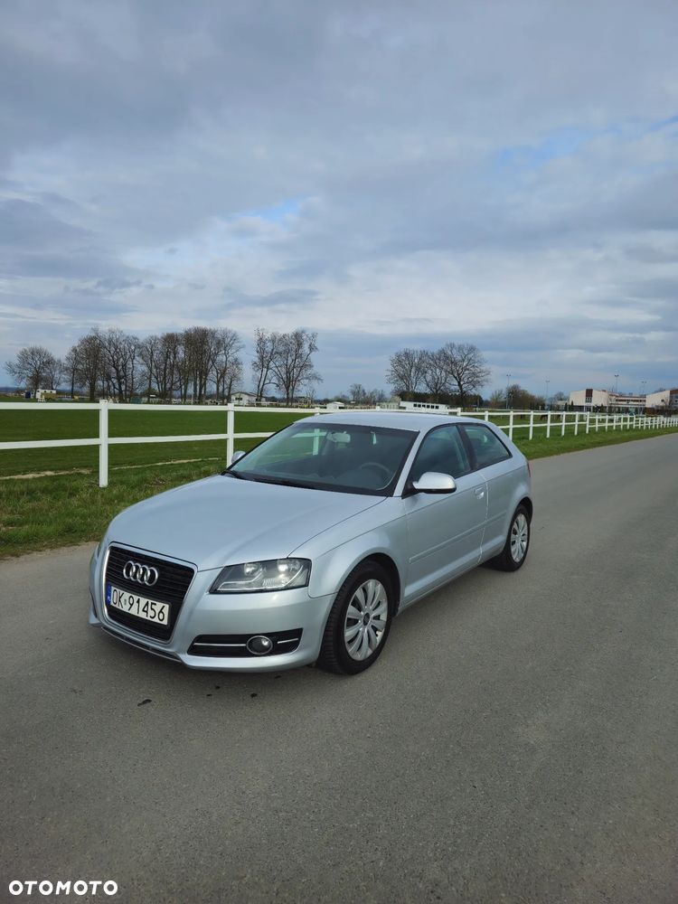 Audi A3 3-drzwiowe 1.6 TDI DPF Ambiente S tronic - 2