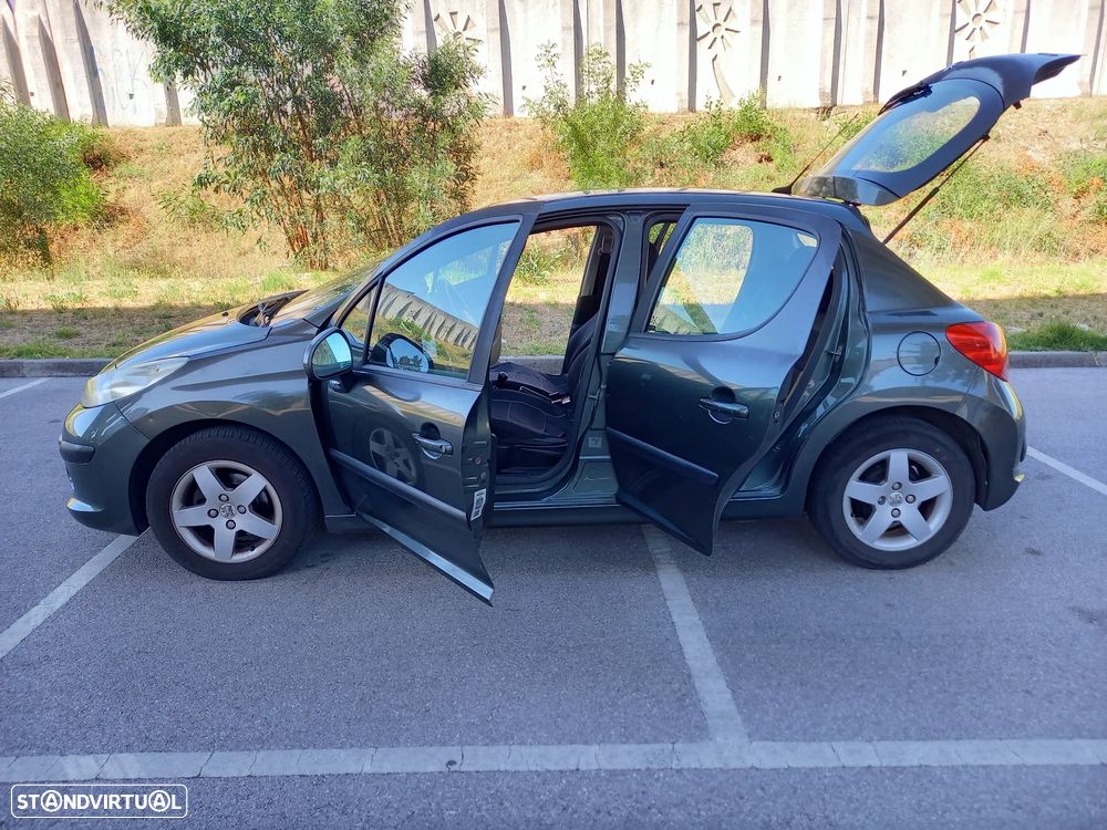 Peugeot 207 - 16