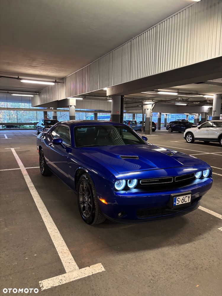 Dodge Challenger - 1