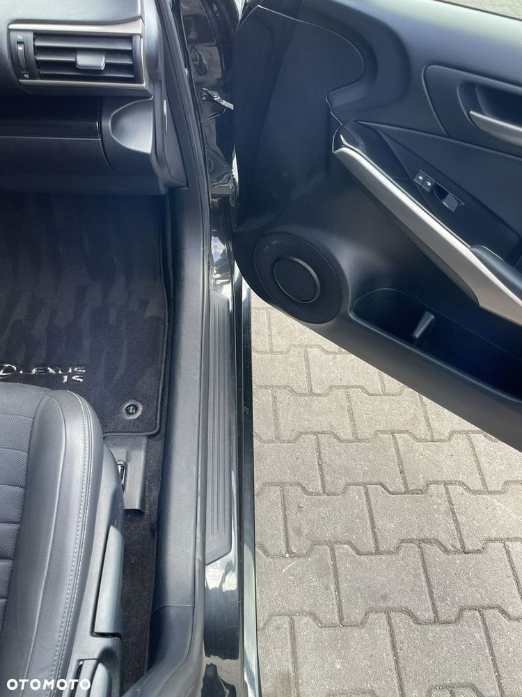 Lexus IS 200t / 300 Elegance - 8