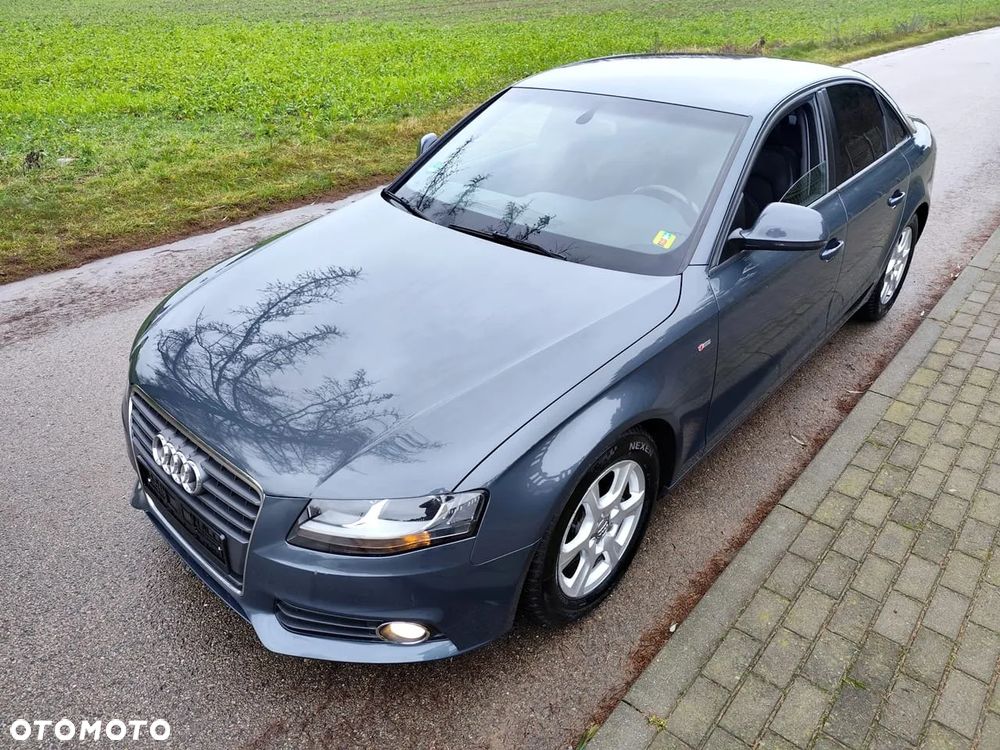 Audi A4 Limousine - 9