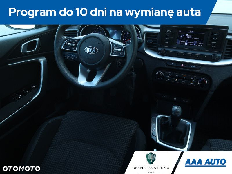 Kia Ceed - 8