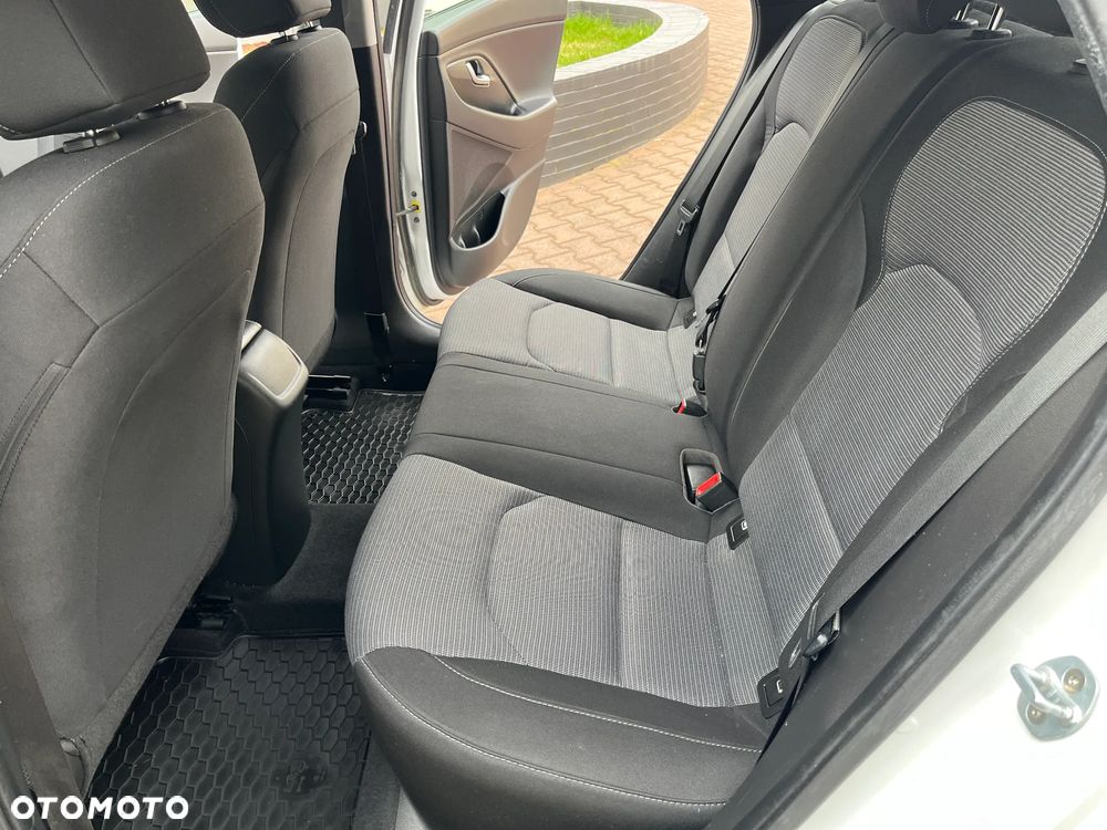 Hyundai i30 1.4 Classic + - 19