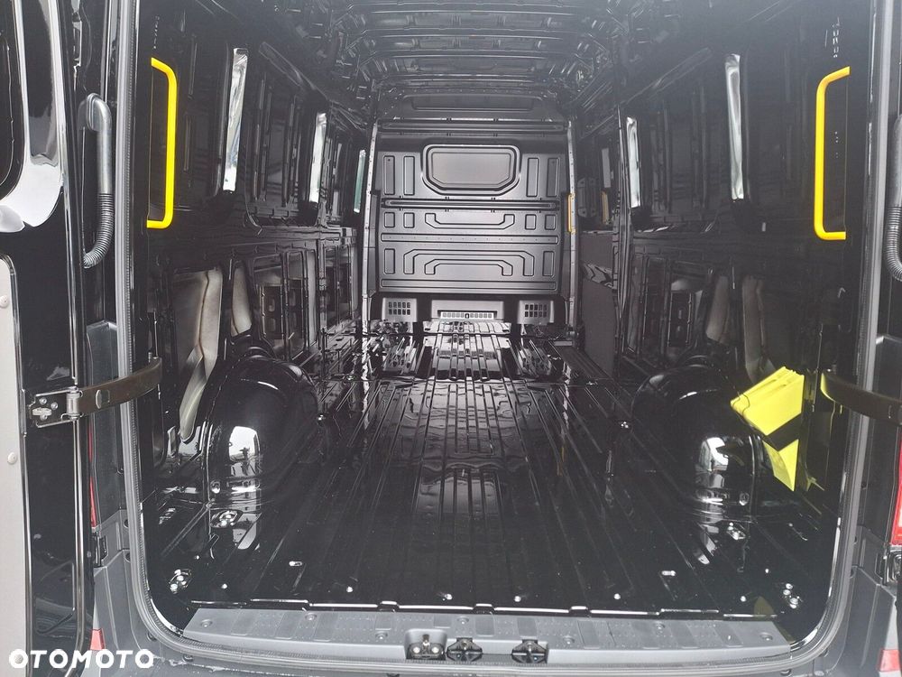 Volkswagen Crafter Furgon 4490 - 26
