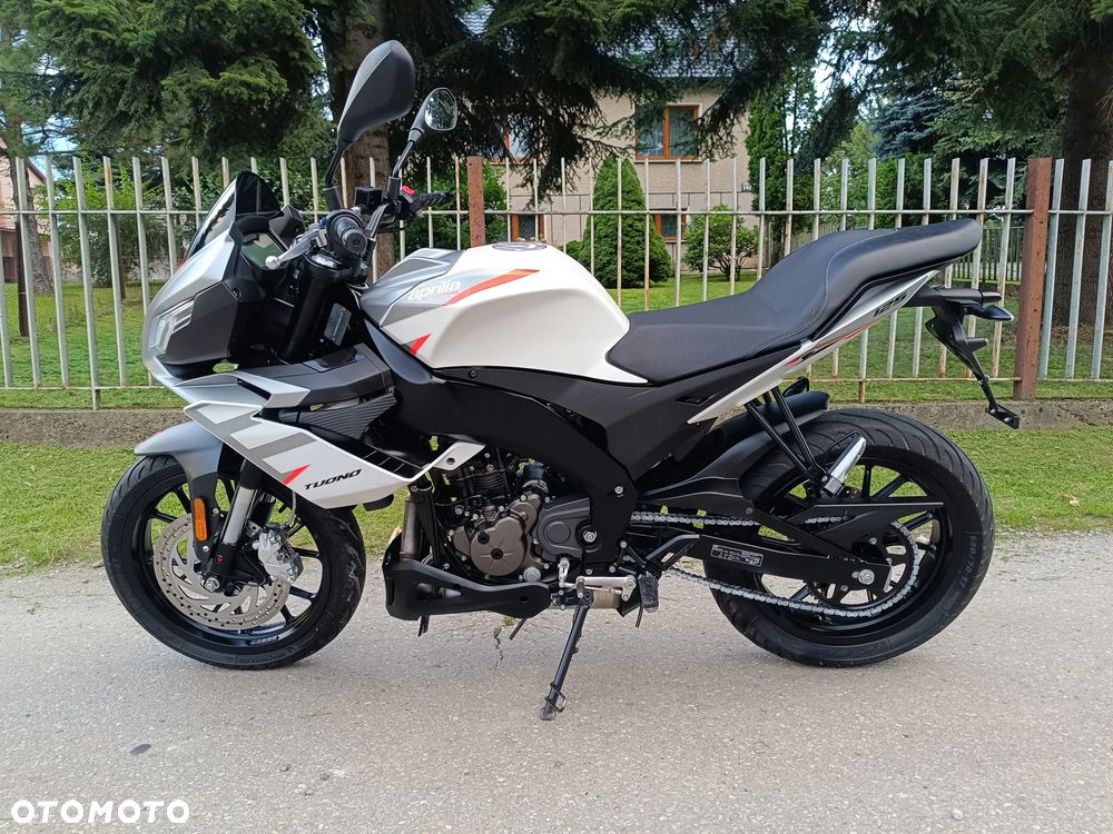 Aprilia Tuono - 9