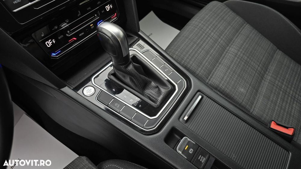 Volkswagen Passat - 17