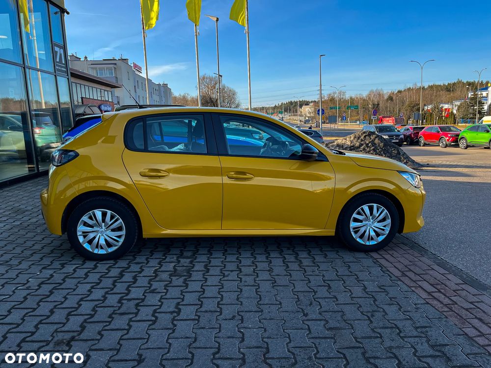 Peugeot 208 - 8