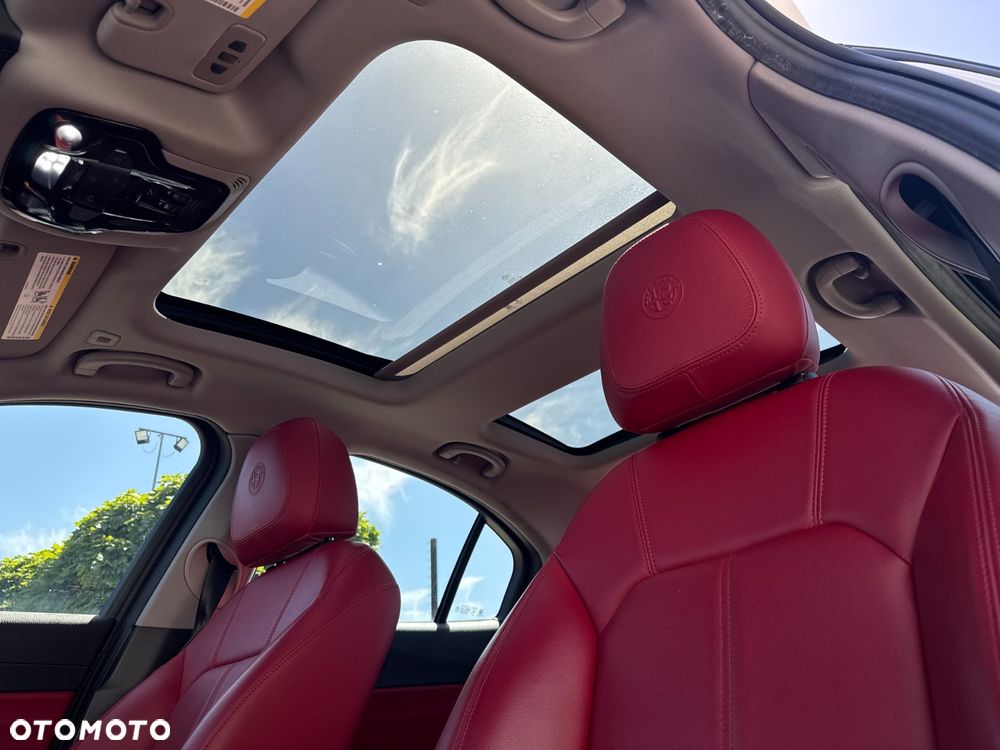 Alfa Romeo Giulia 2.0 Turbo TI Q4 - 36