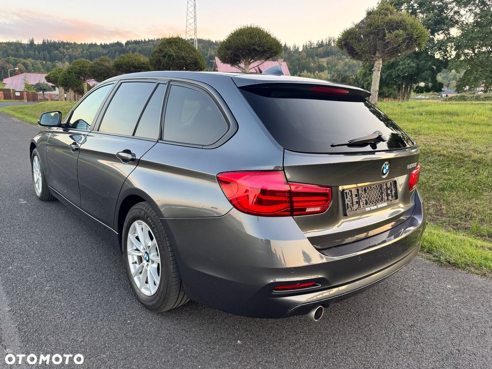 BMW Seria 3 318d Touring Luxury Line - 14