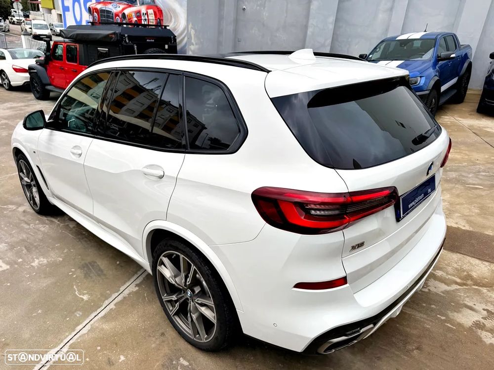 BMW X5 M50i - 54