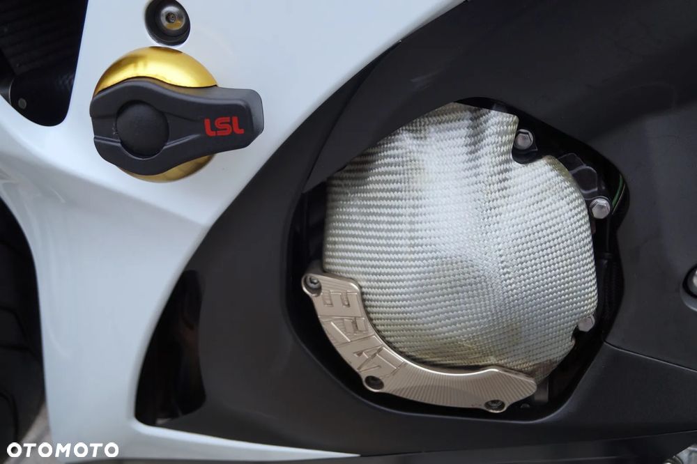Suzuki GSX-R - 17