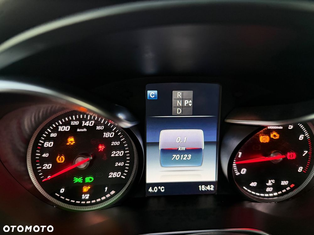 Mercedes-Benz Klasa C 180 BlueEFFICIENCY 7G-TRONIC Edition 1 - 19