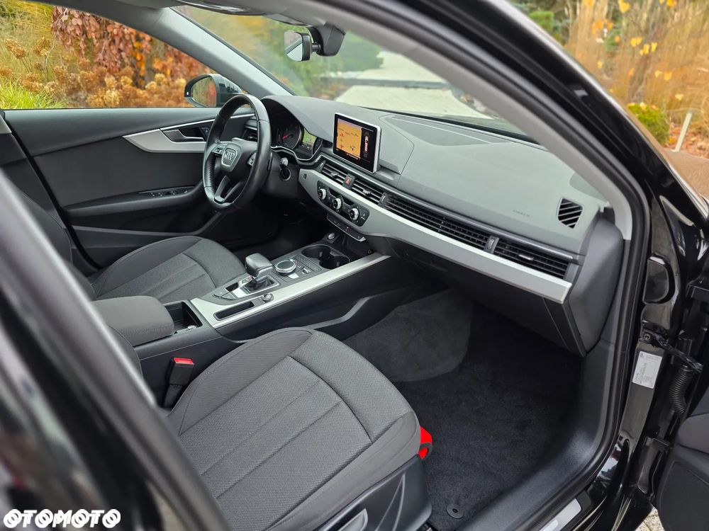 Audi A4 Avant 35 TDI Sport S tronic - 16