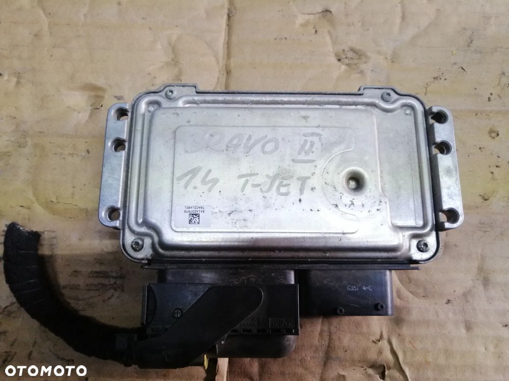 Fiat Bravo II 1.4 T.Jet zestaw startowy komputer Bosch 0261201687 stacyjka 2 klucze immo skrzynki bezpieczników i inne - 4