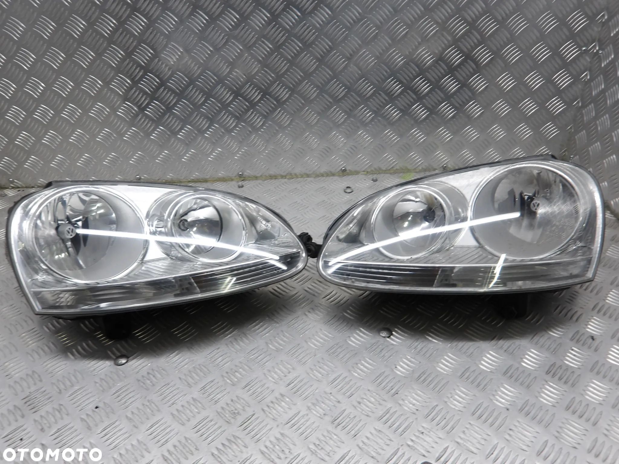 VW JETTA V 05-10 LAMPA PRAWA LEWA PRZÓD PRZEDNIA 1K6941005P - 1