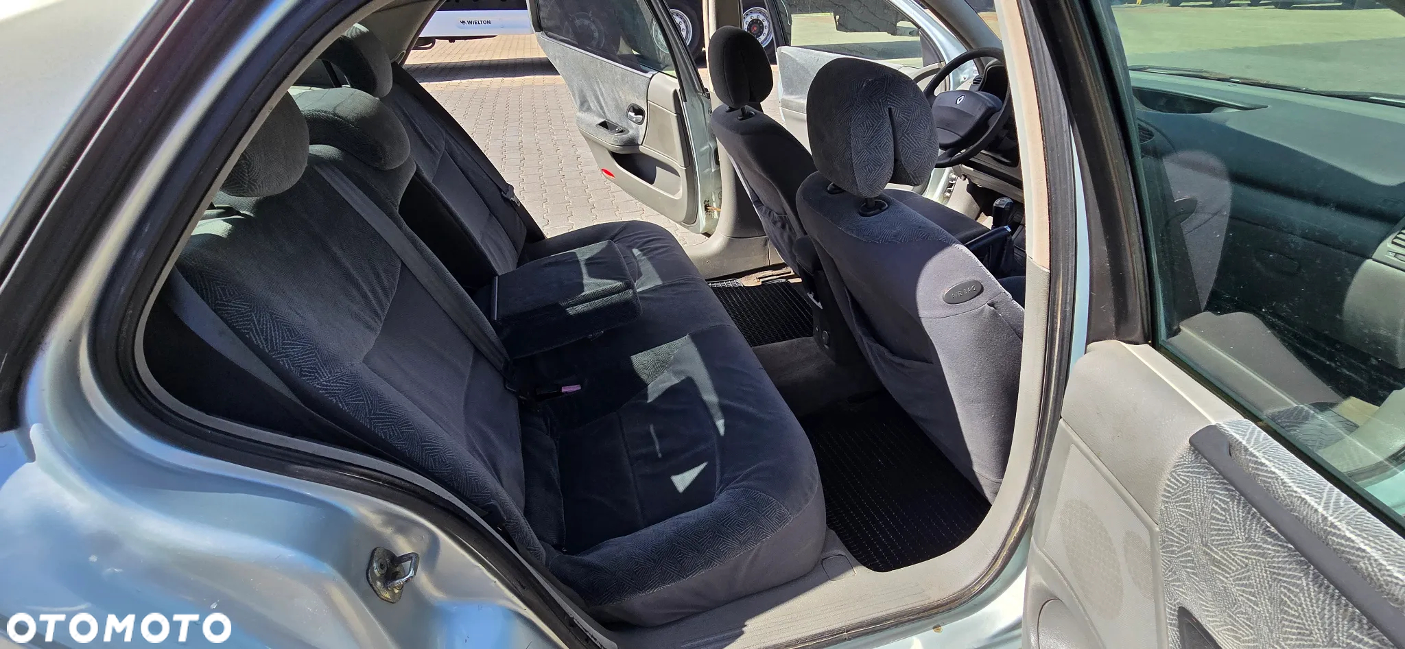 Renault Laguna - 8