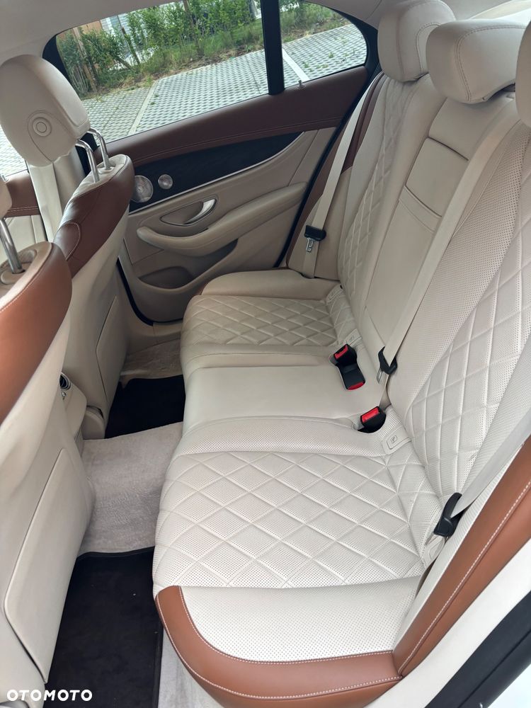 Mercedes-Benz Klasa E 250 9G-TRONIC - 13