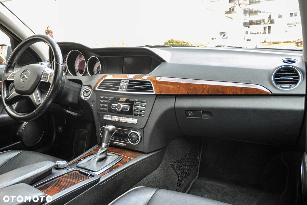 Mercedes-Benz Klasa C 350 BlueEff 4-Matic Elegance - 10