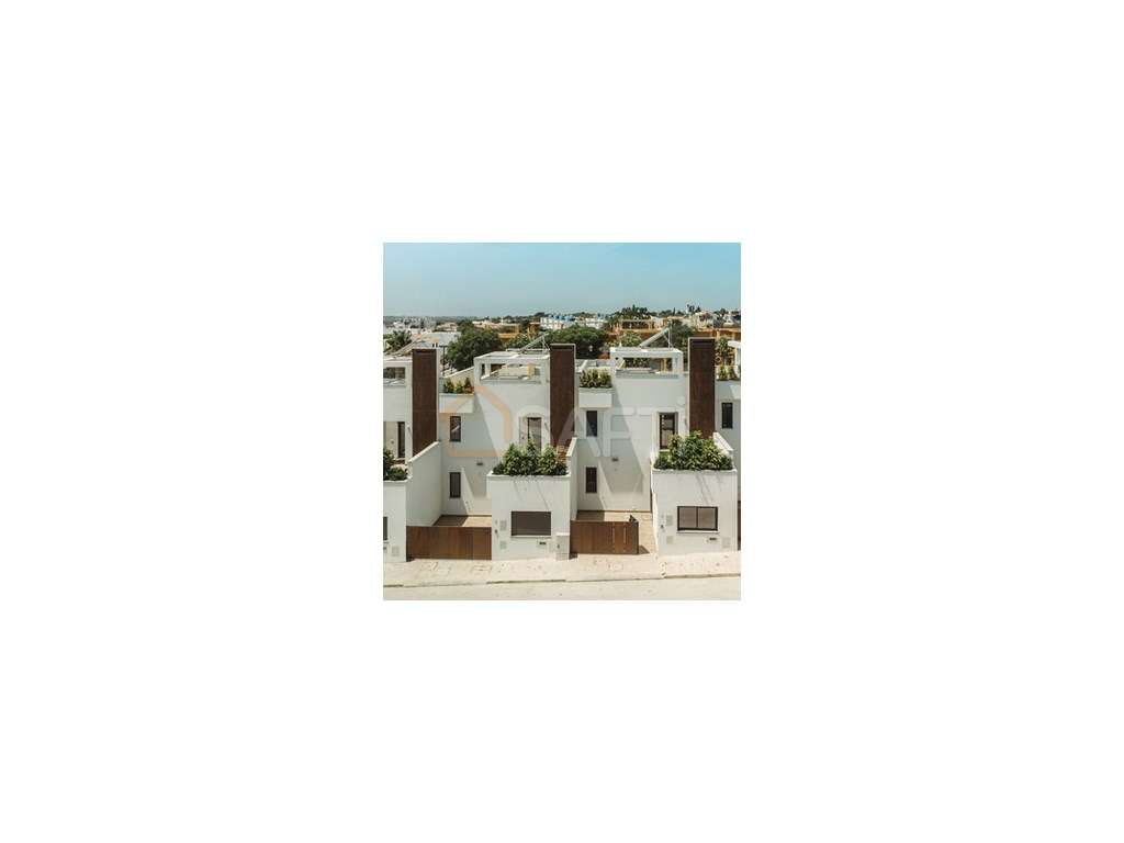 Fuseta / Algarve - Moradia V3 com Piscina privada - Grande imagem: 4/17