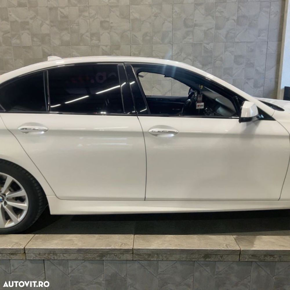 BMW Seria 5 525d Sport-Aut. - 7