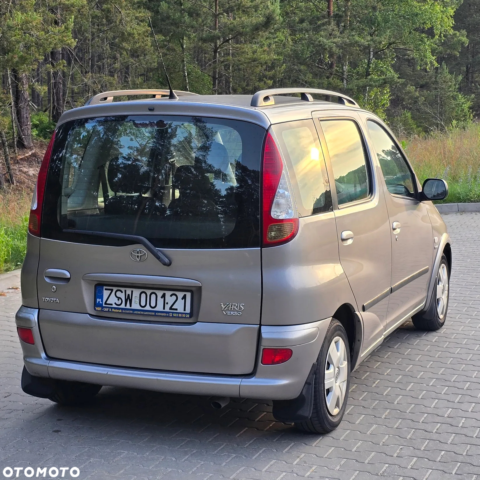 Toyota Yaris Verso 1.3 Sol - 6