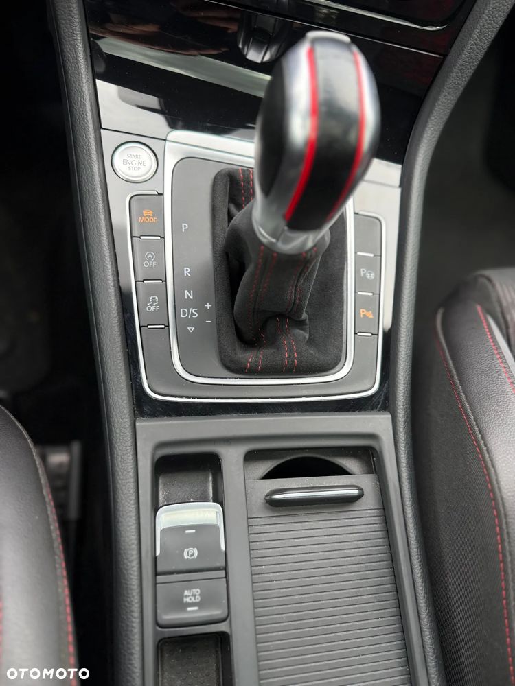 Volkswagen Golf GTI TCR 2.0 TSI OPF DSG - 21