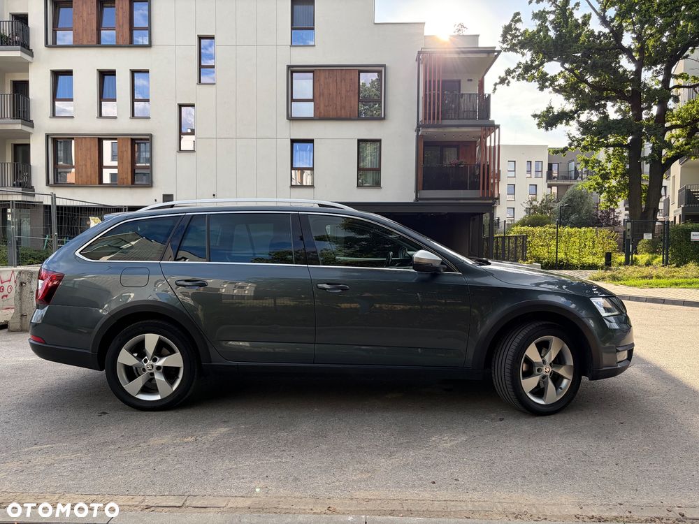 Skoda Octavia Scout 2.0 TDI 4x4 DSG - 6