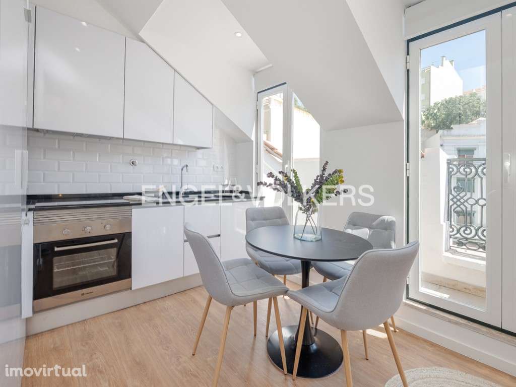 T2 com vista rio junto ao Panteão Nacional - Grande imagem: 3/29