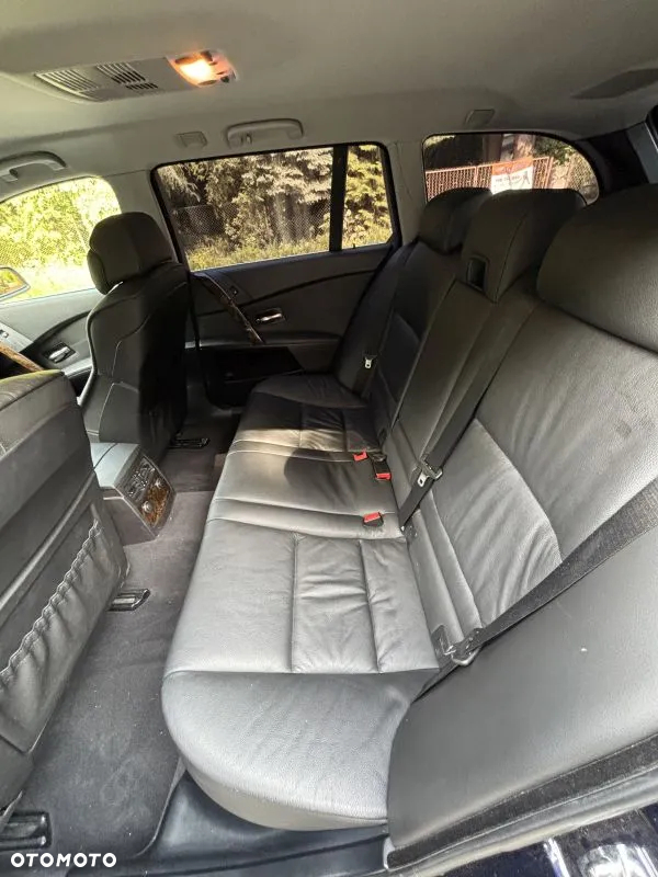 BMW Seria 5 545i - 11