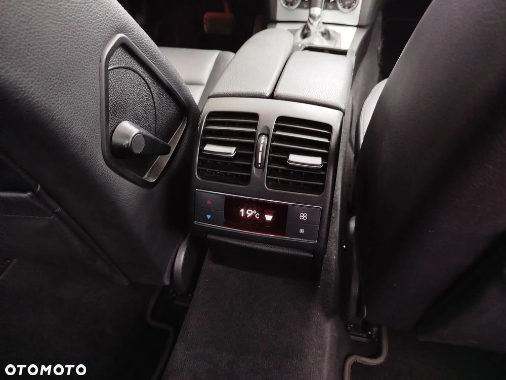Mercedes-Benz Klasa C 350 7G-TRONIC Avantgarde - 24