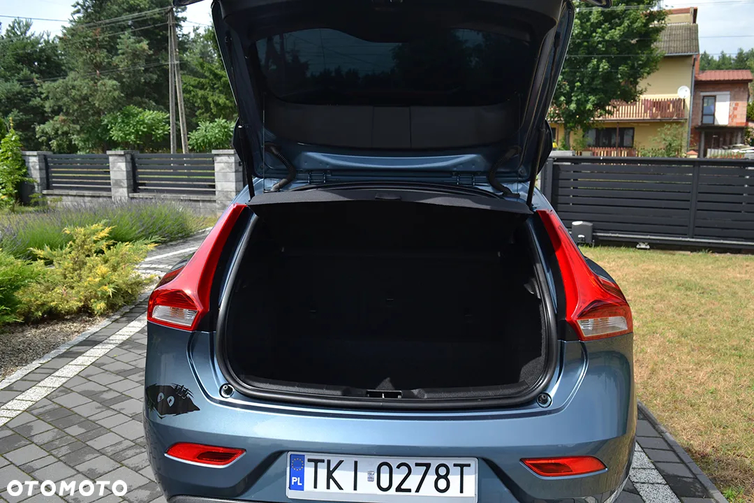 Volvo V40 T3 - 22