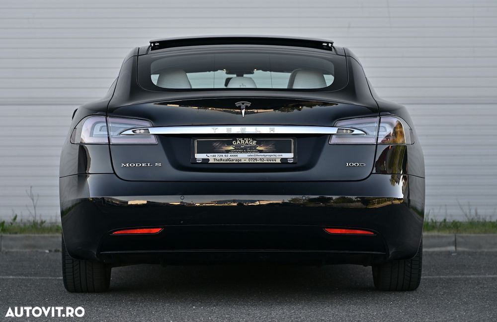 Tesla Model S - 9