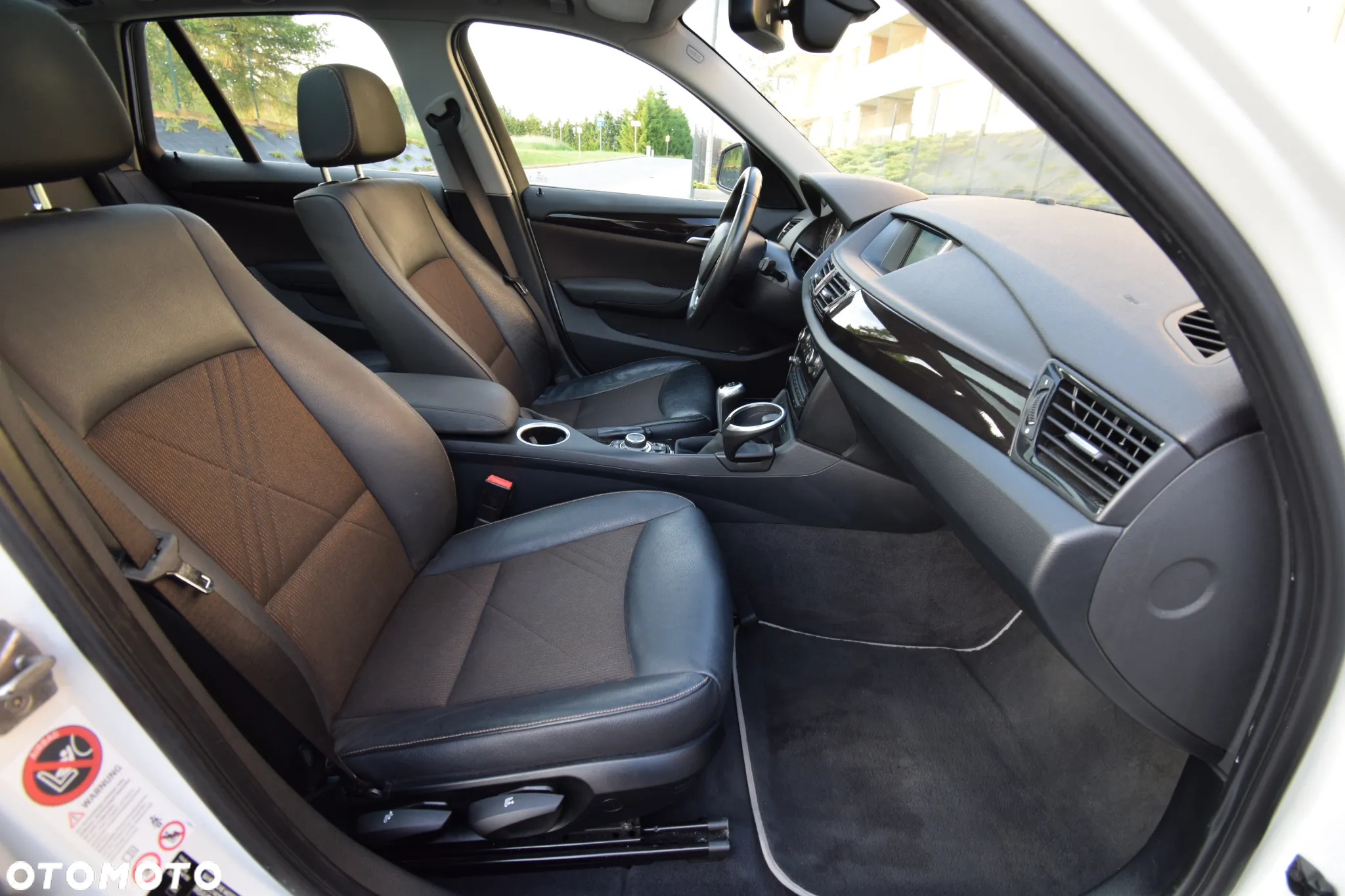 BMW X1 sDrive18d xLine - 25