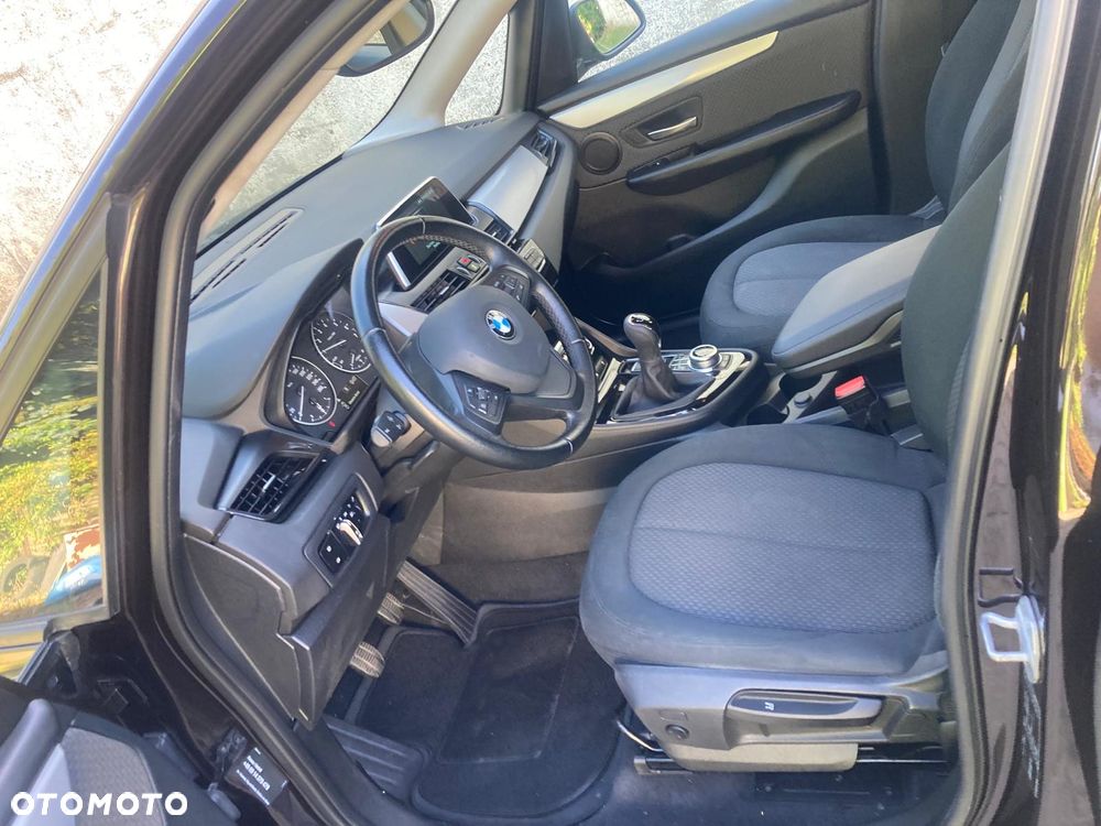 BMW Seria 2 218i - 8